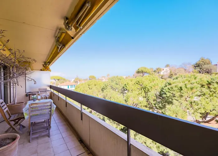 Apartment Le Chateau De La Pinede Ap4198 By Riviera Homes Juan-les-Pins